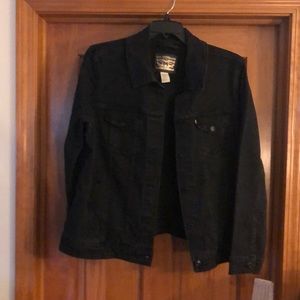 Authentic black Levis denim jacket. NWT.